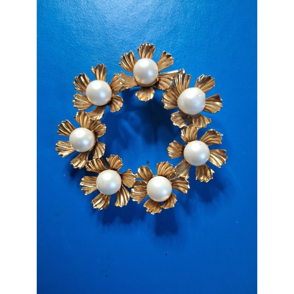 Vintage Gold Tone Floral Wreath Brooch with Faux Pearls Mid-Century Style Flower